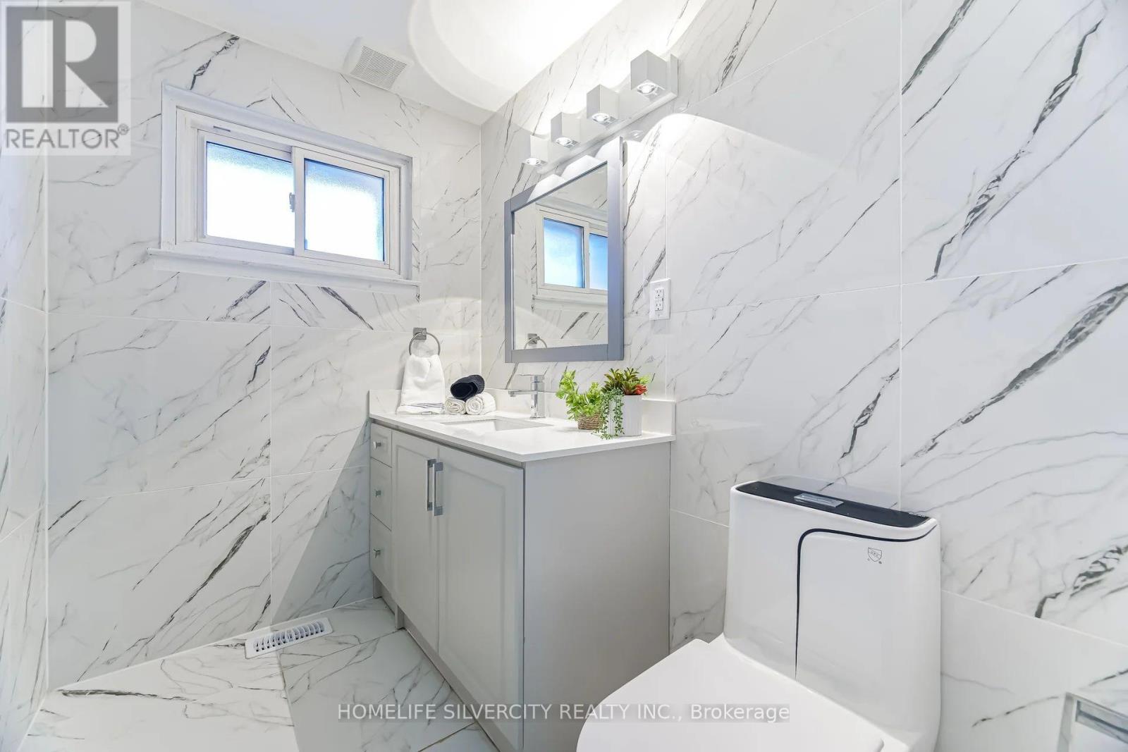 79 Darras Court, Brampton, Ontario  L6T 1W7 - Photo 19 - W13021274