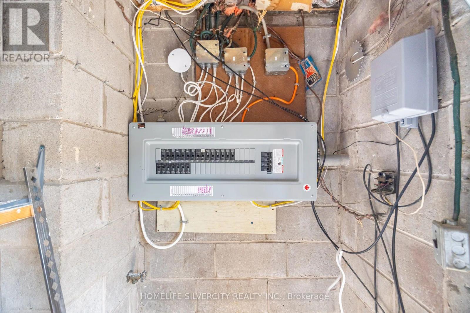 79 Darras Court, Brampton, Ontario  L6T 1W7 - Photo 37 - W13021274