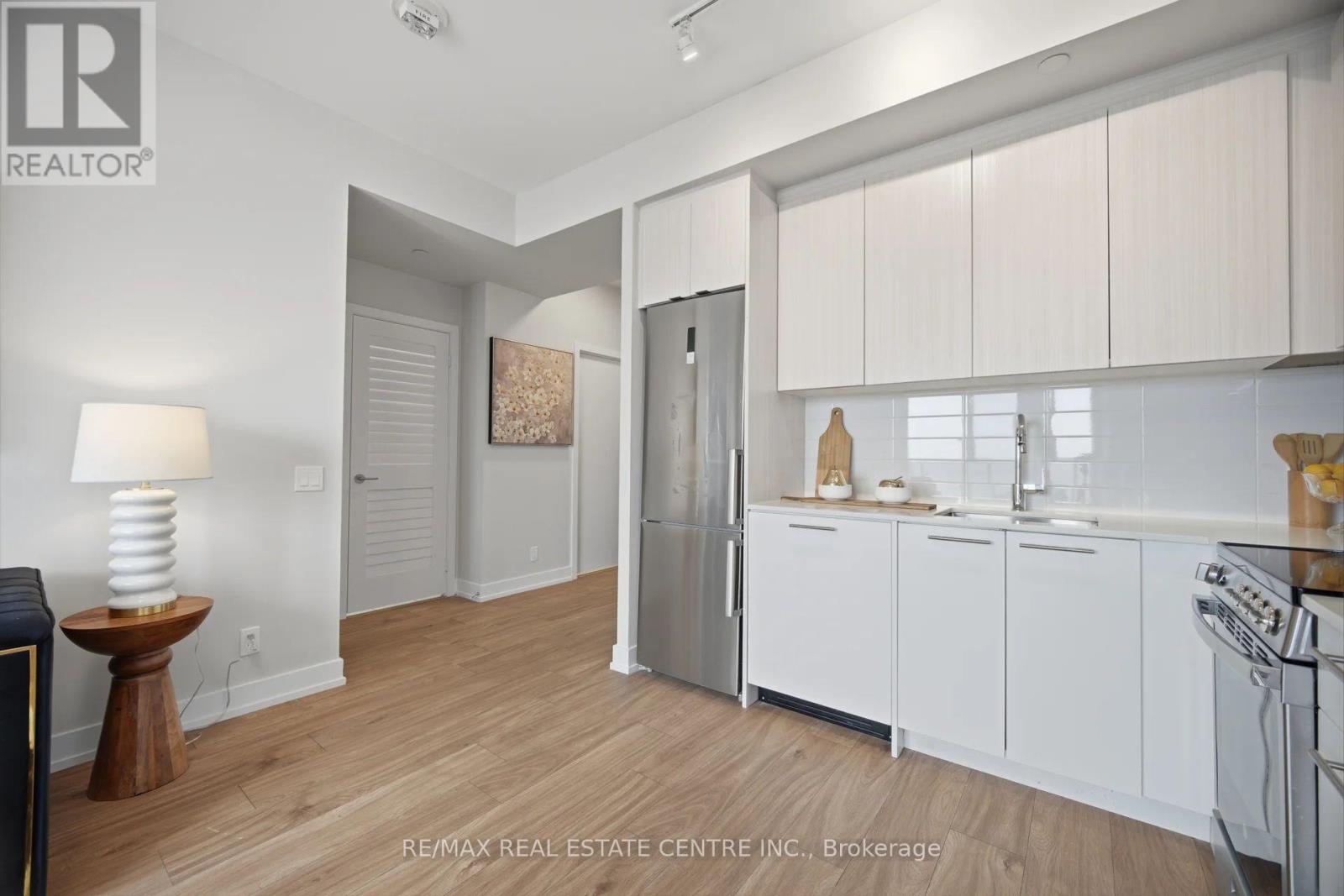 901 - 215 Veterans Drive, Brampton, Ontario  L7A 5L6 - Photo 8 - W13021294