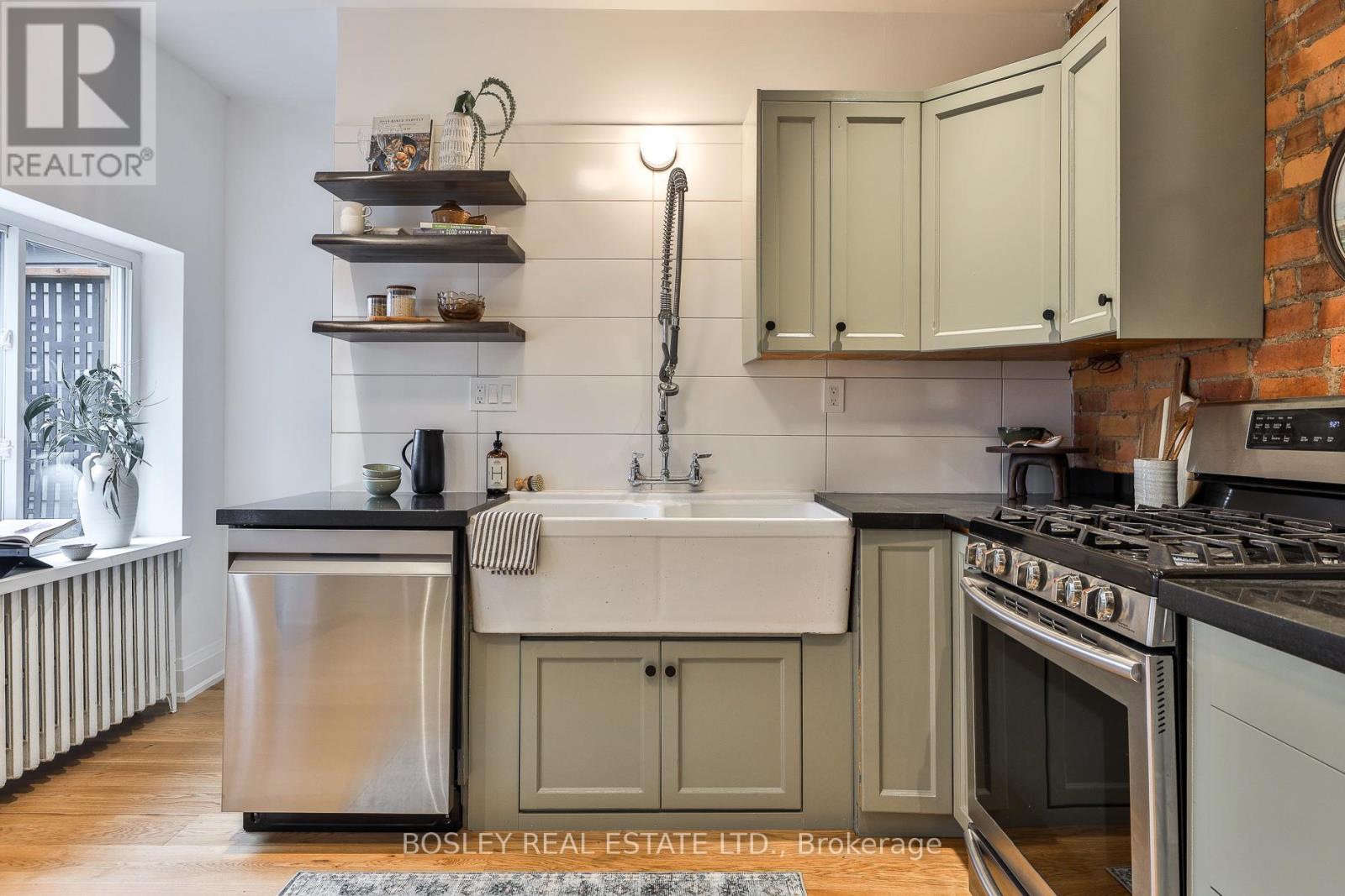 19 Fern Avenue, Toronto, Ontario  M6R 1J9 - Photo 15 - W13021296