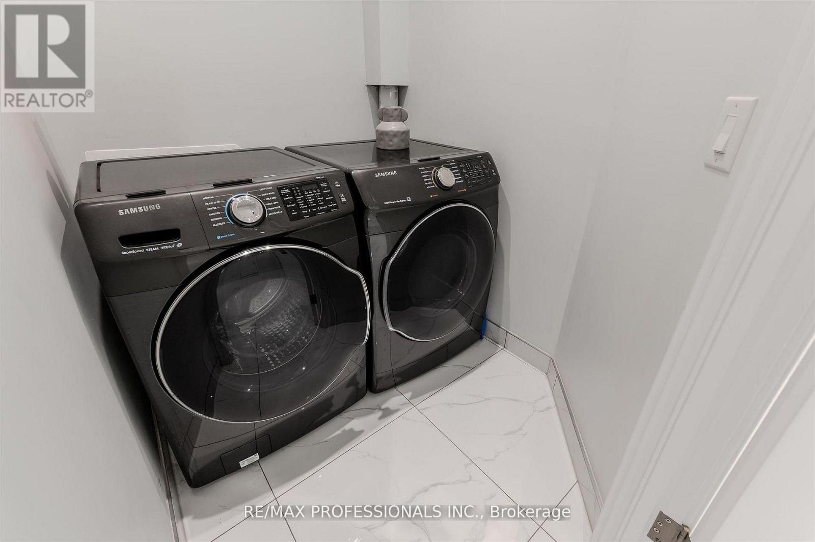 4 Dunrobin Drive, Toronto, Ontario  M9B 2S9 - Photo 10 - W13021358