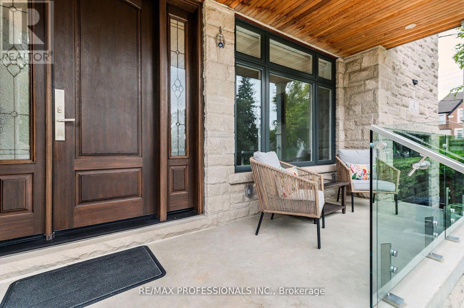 4 Dunrobin Drive, Toronto, Ontario  M9B 2S9 - Photo 15 - W13021358