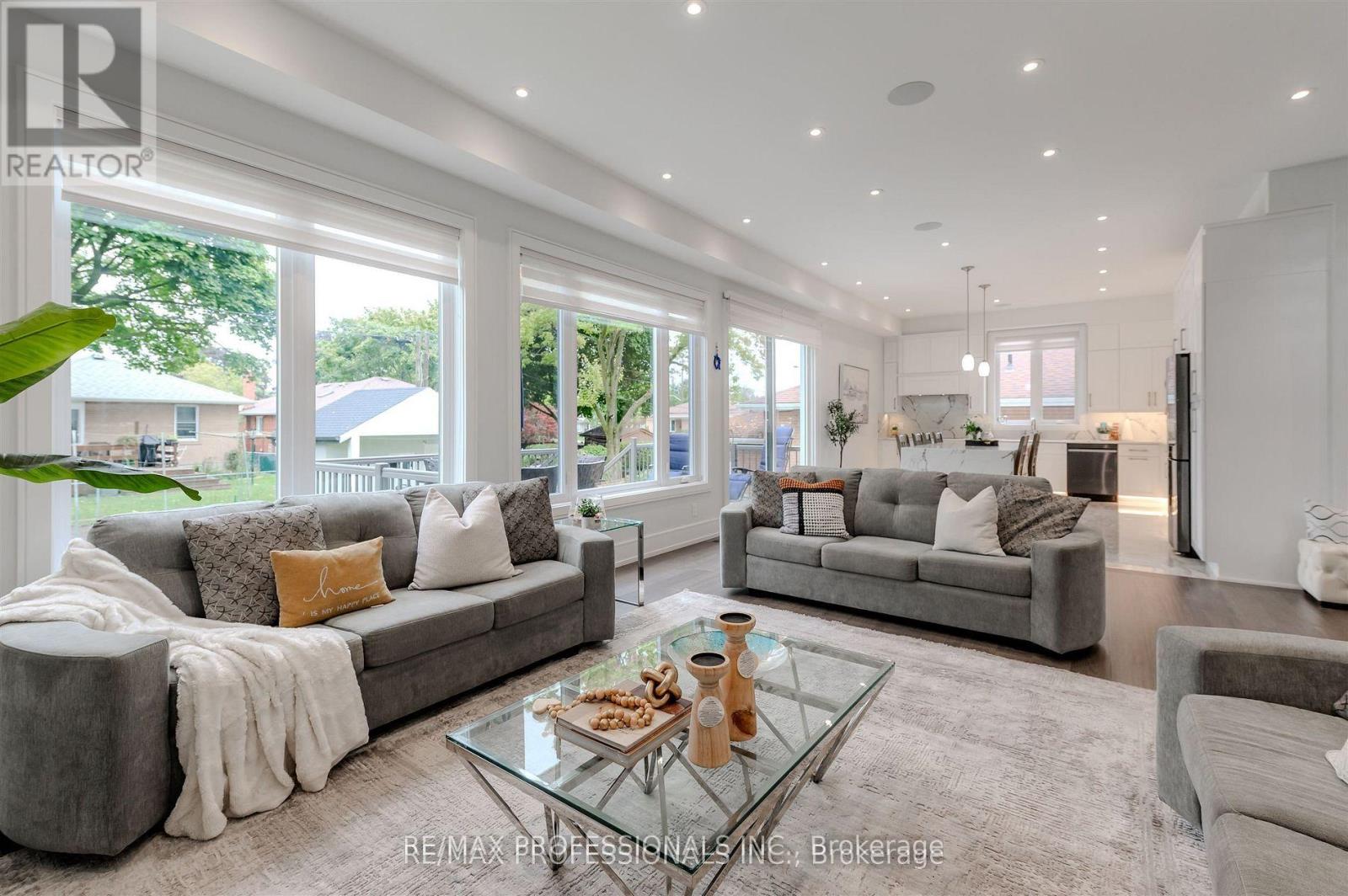 4 Dunrobin Drive, Toronto, Ontario  M9B 2S9 - Photo 23 - W13021358