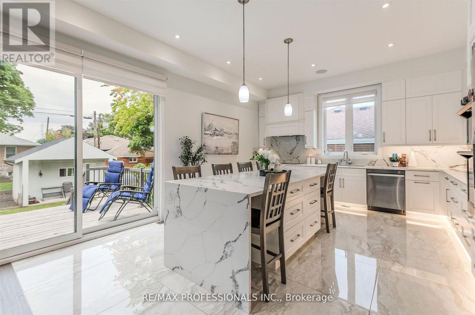 4 Dunrobin Drive, Toronto, Ontario  M9B 2S9 - Photo 24 - W13021358