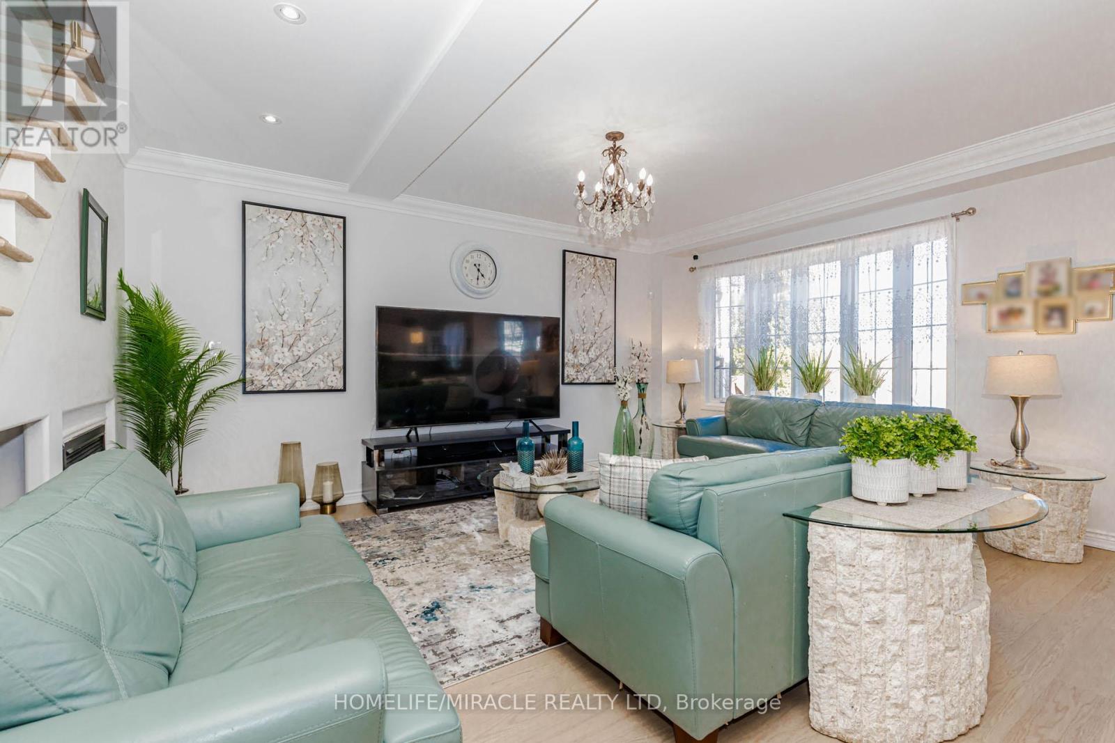 3339 Crompton Crescent, Mississauga, Ontario  L5B 4C7 - Photo 11 - W13021386