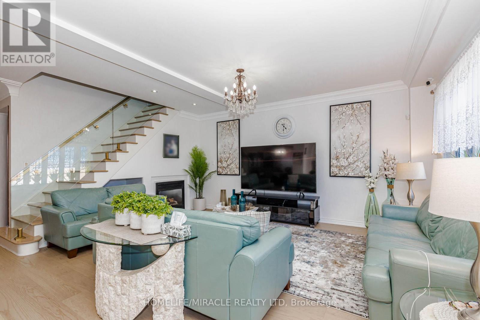 3339 Crompton Crescent, Mississauga, Ontario  L5B 4C7 - Photo 12 - W13021386