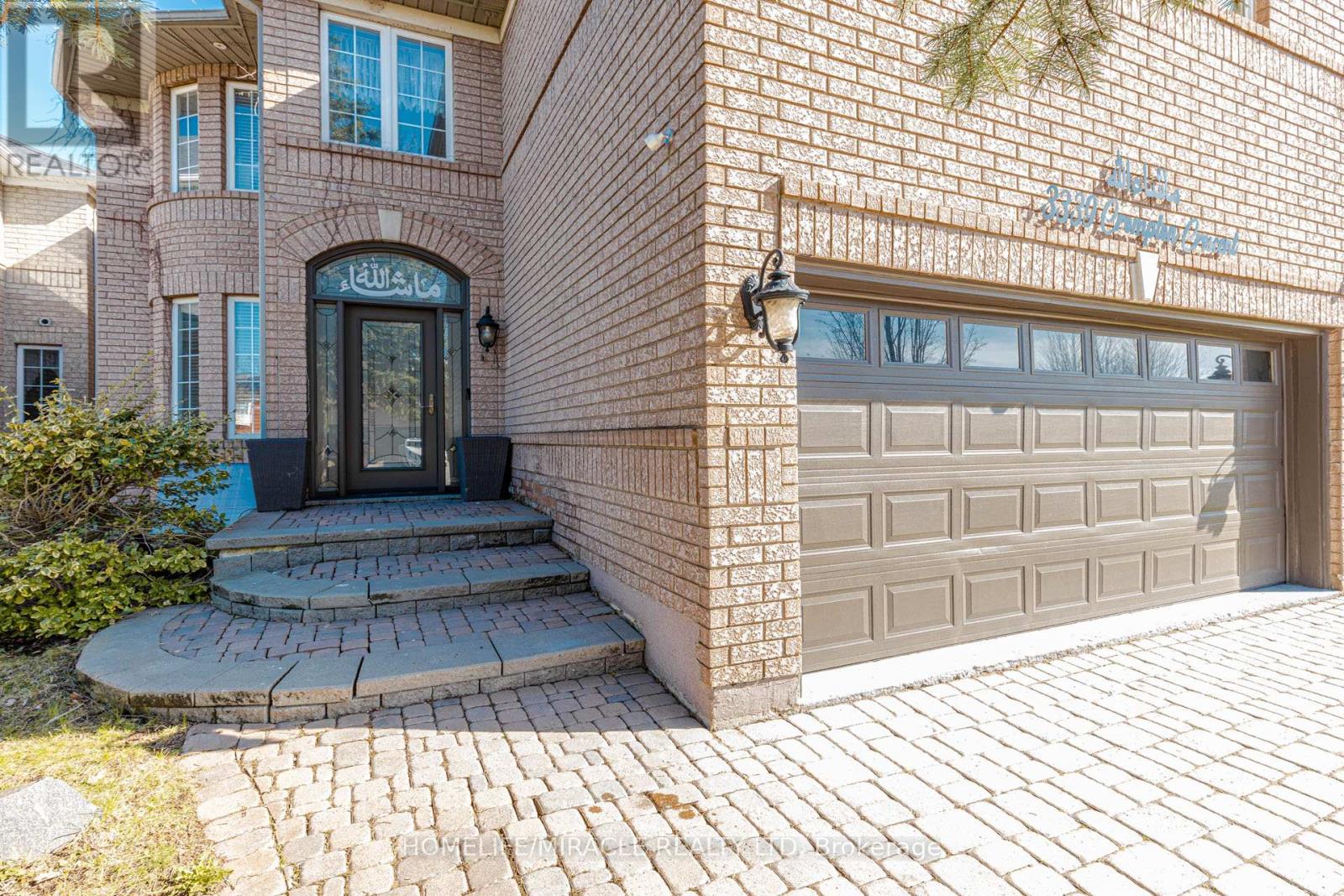 3339 Crompton Crescent, Mississauga, Ontario  L5B 4C7 - Photo 2 - W13021386