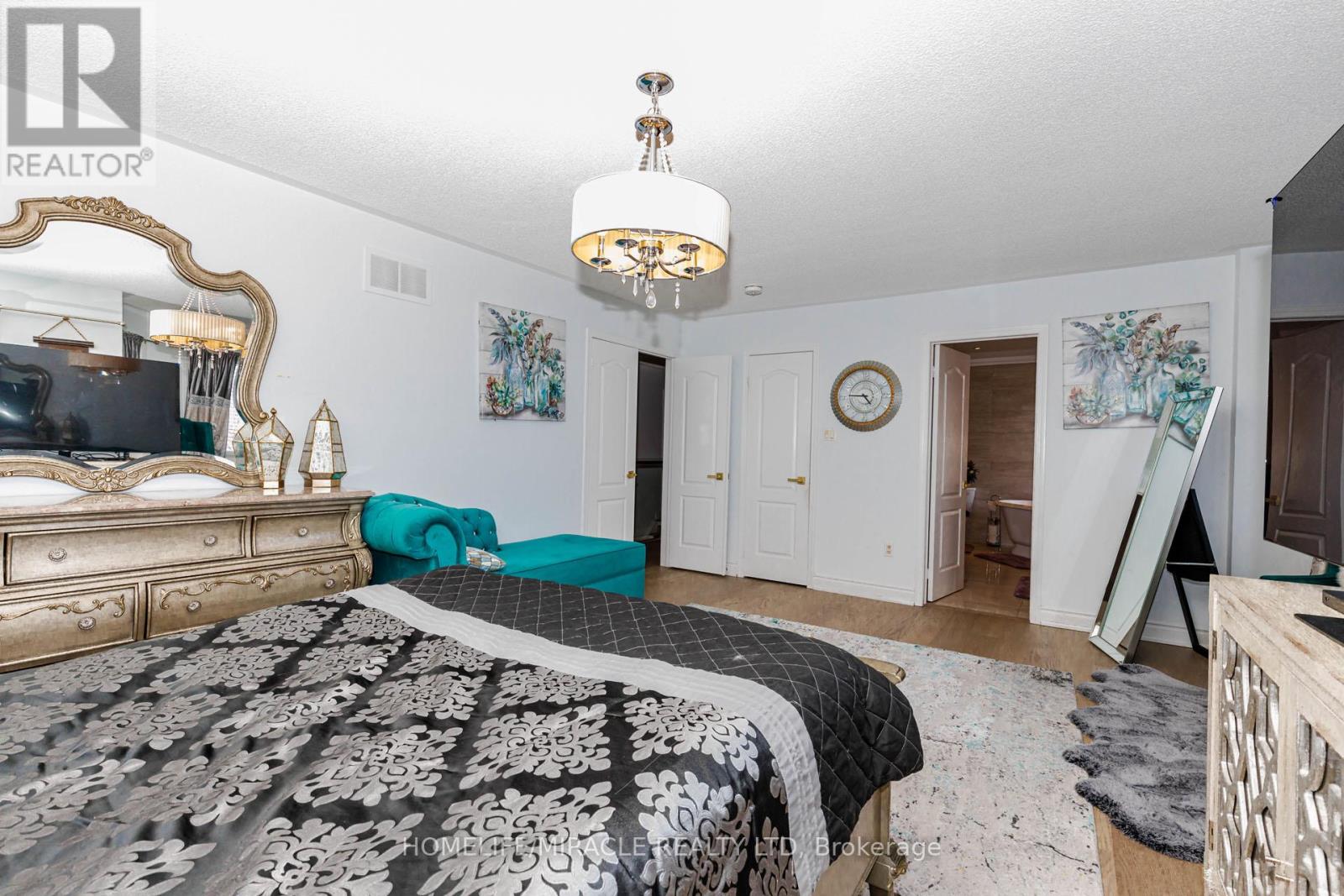 3339 Crompton Crescent, Mississauga, Ontario  L5B 4C7 - Photo 25 - W13021386