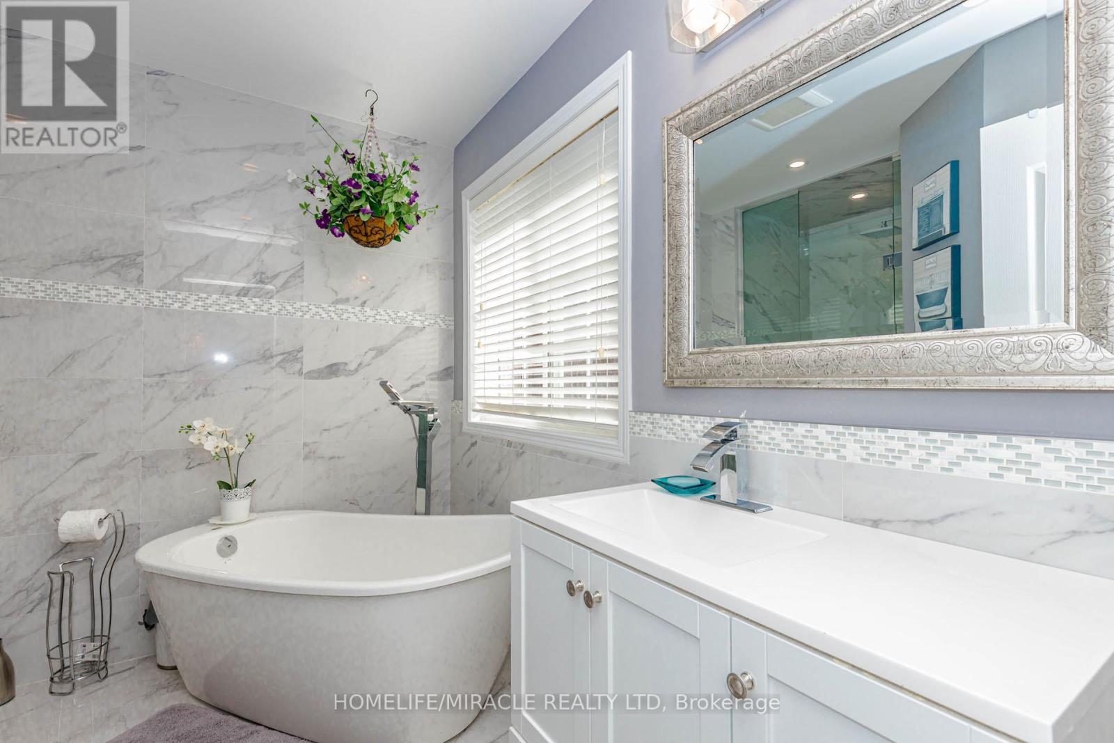 3339 Crompton Crescent, Mississauga, Ontario  L5B 4C7 - Photo 42 - W13021386