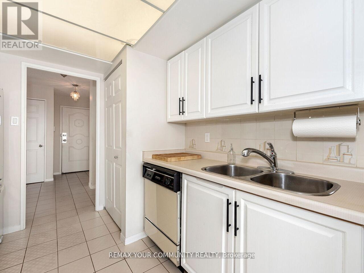 801 - 1155 Bough Beeches Boulevard, Mississauga, Ontario  L4W 4N2 - Photo 25 - W13021400