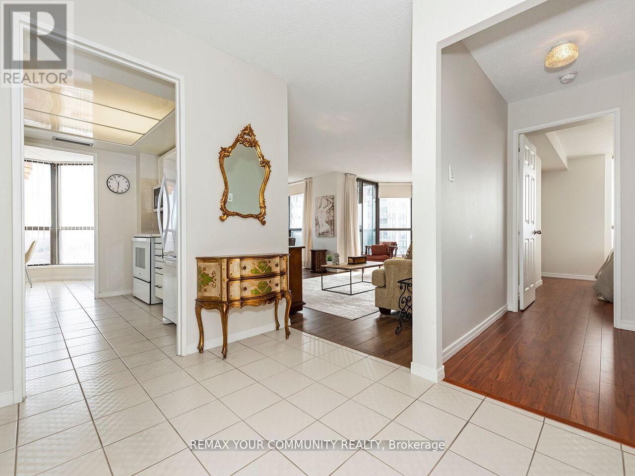 801 - 1155 Bough Beeches Boulevard, Mississauga, Ontario  L4W 4N2 - Photo 5 - W13021400