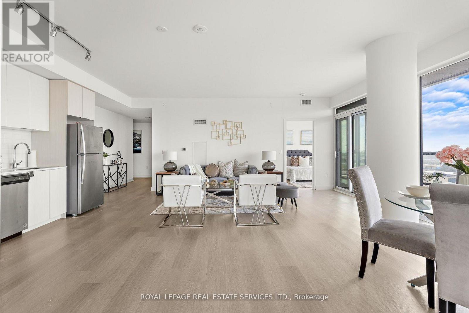 907 - 859 The Queensway, Toronto, Ontario  M8Z 1N8 - Photo 2 - W13021406