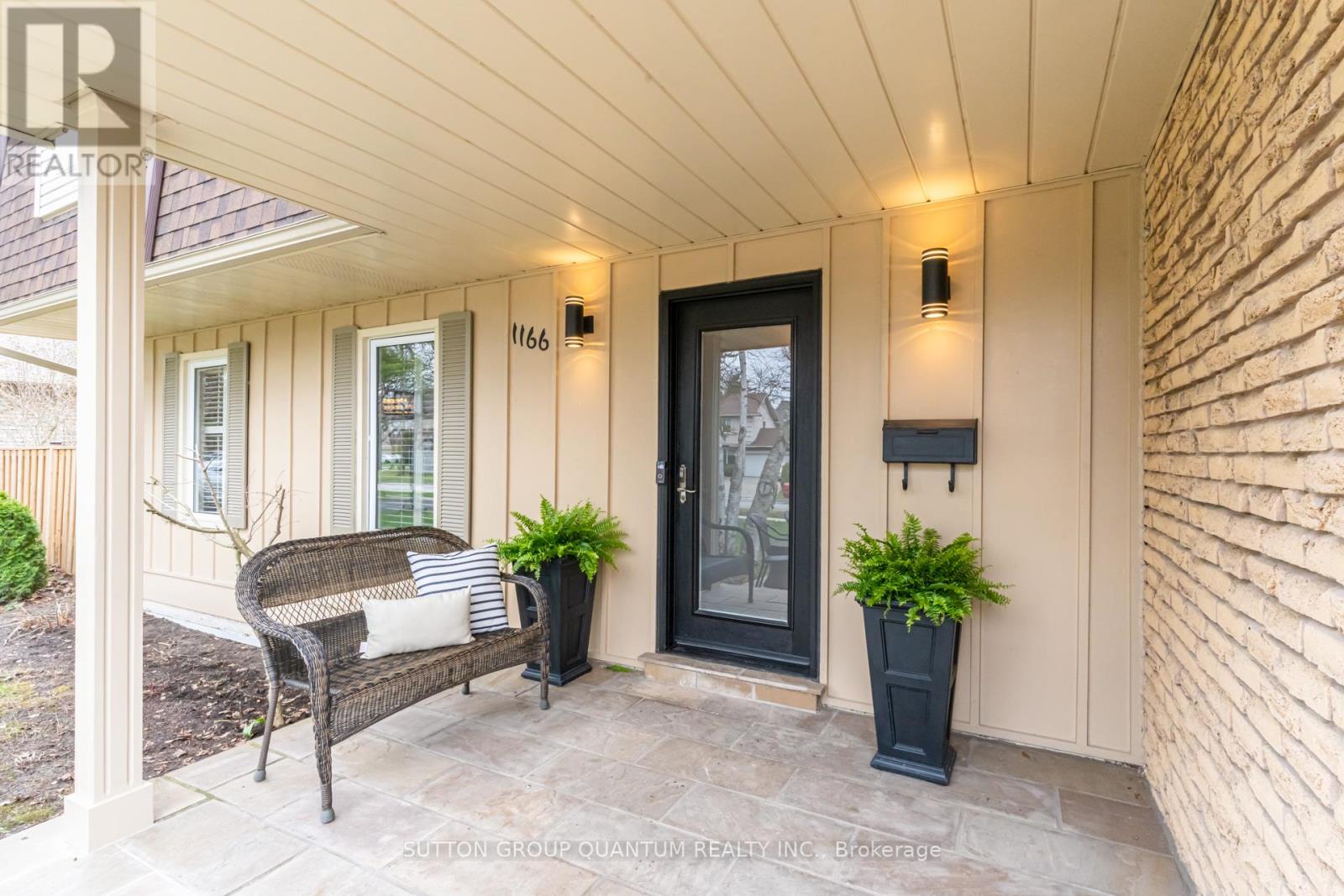 1166 Geran Crescent, Mississauga, Ontario  L5H 3R5 - Photo 4 - W13021416