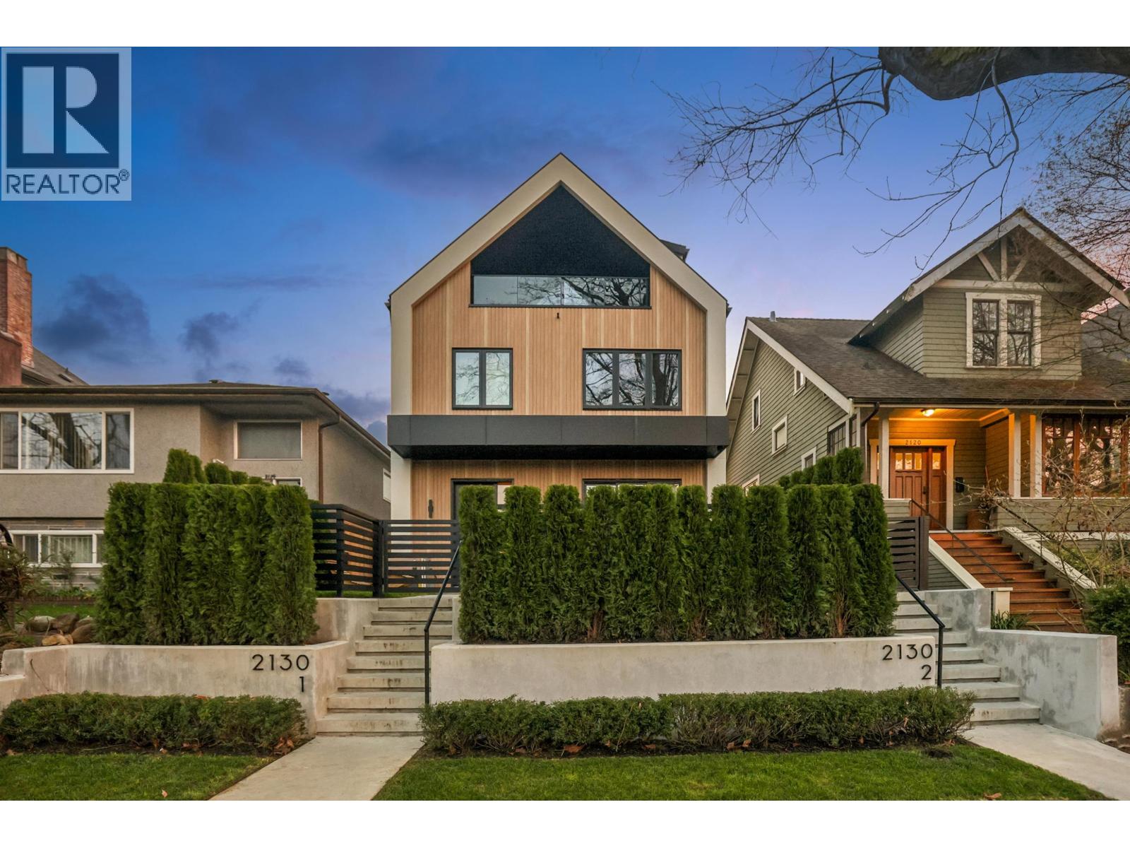 2 2130 E 2 AVENUE, vancouver, British Columbia