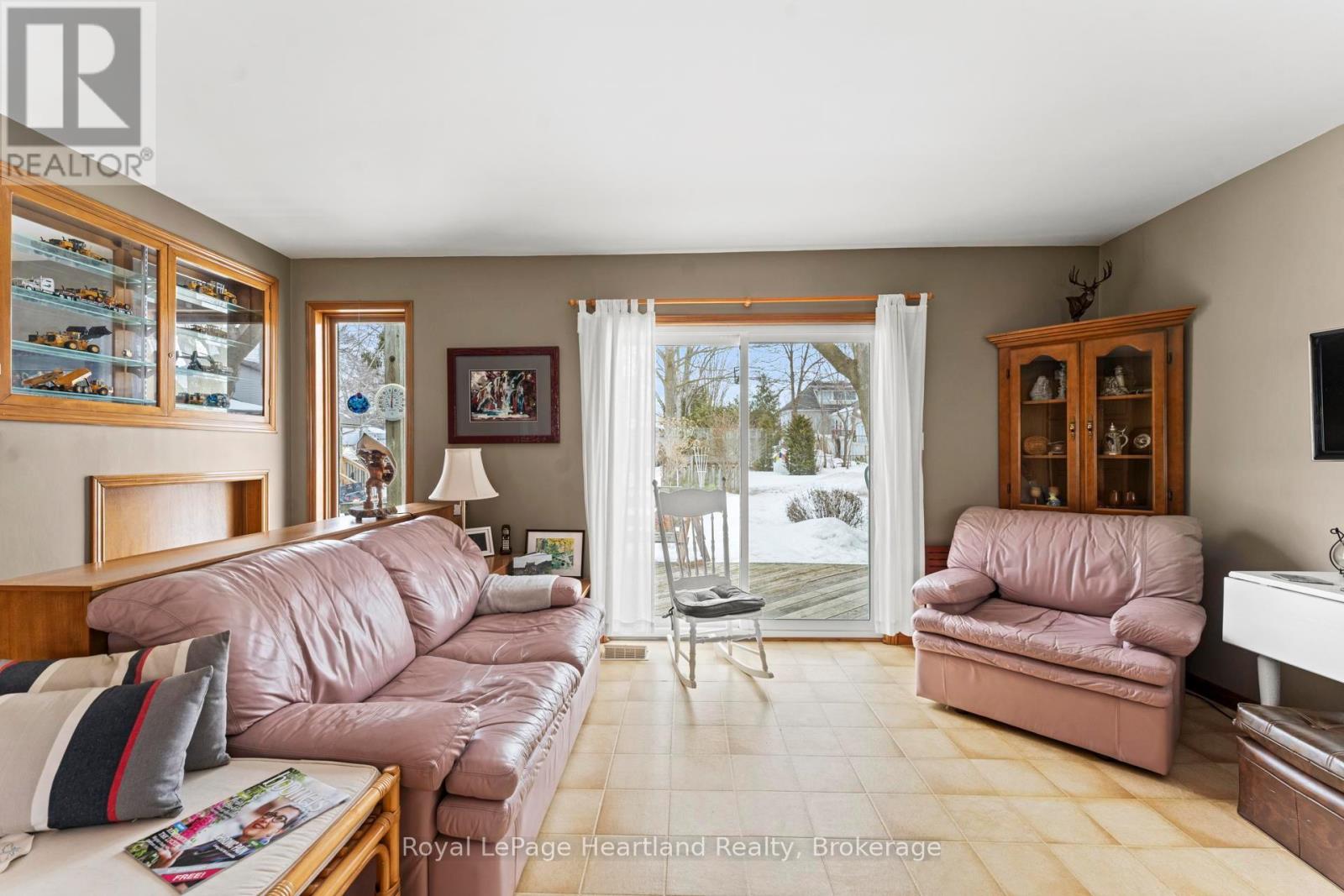 57 Huron Street, Central Huron, Ontario  N0M 1L0 - Photo 11 - X12845806