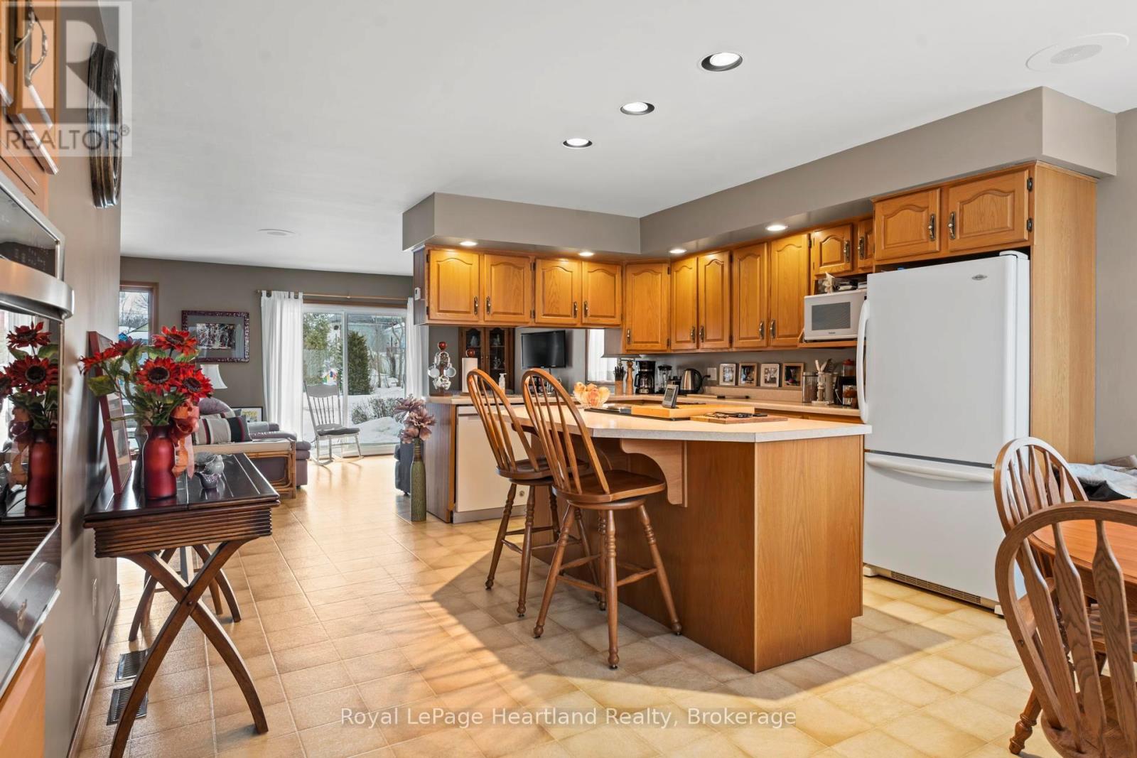 57 Huron Street, Central Huron, Ontario  N0M 1L0 - Photo 3 - X12845806