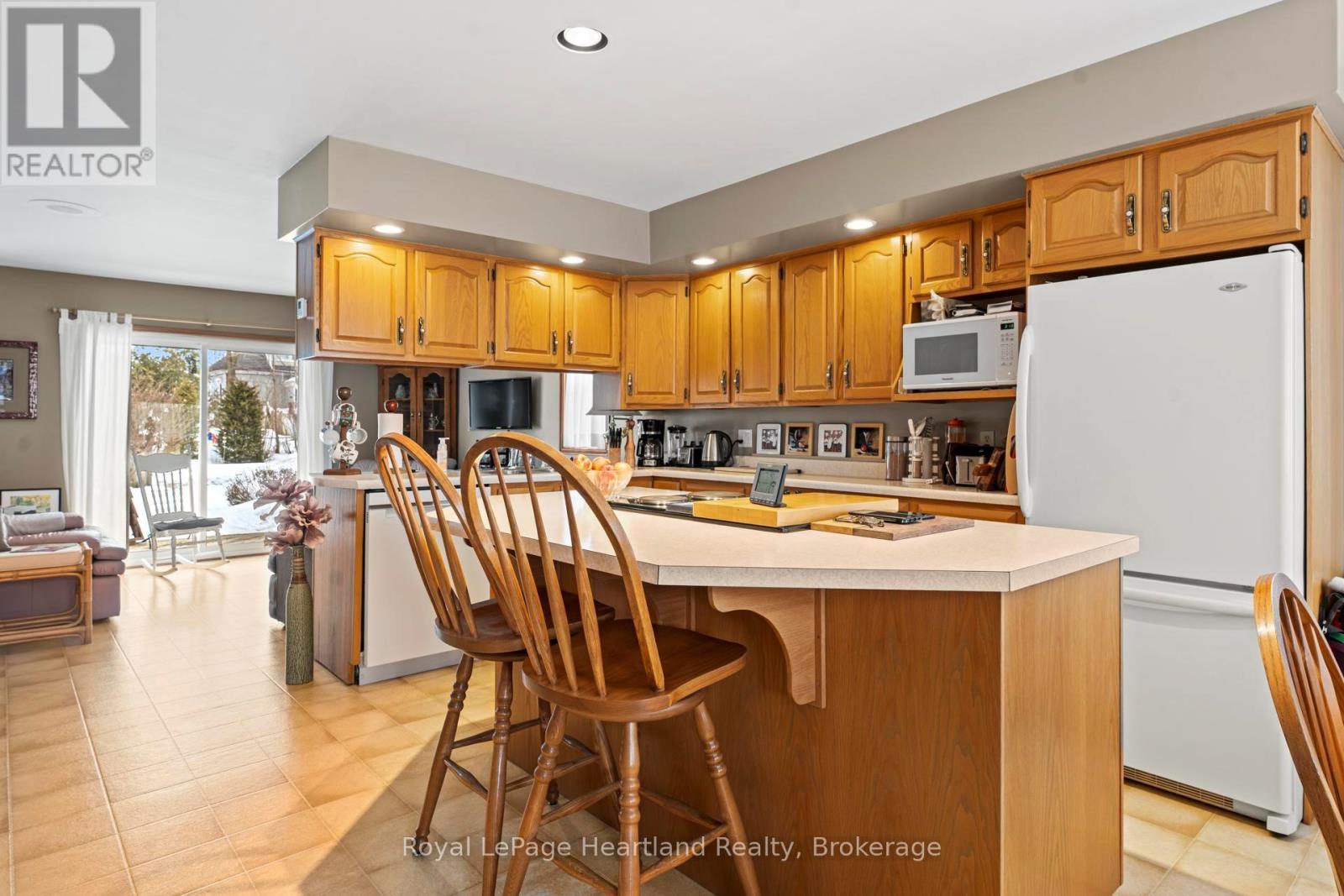 57 Huron Street, Central Huron, Ontario  N0M 1L0 - Photo 4 - X12845806