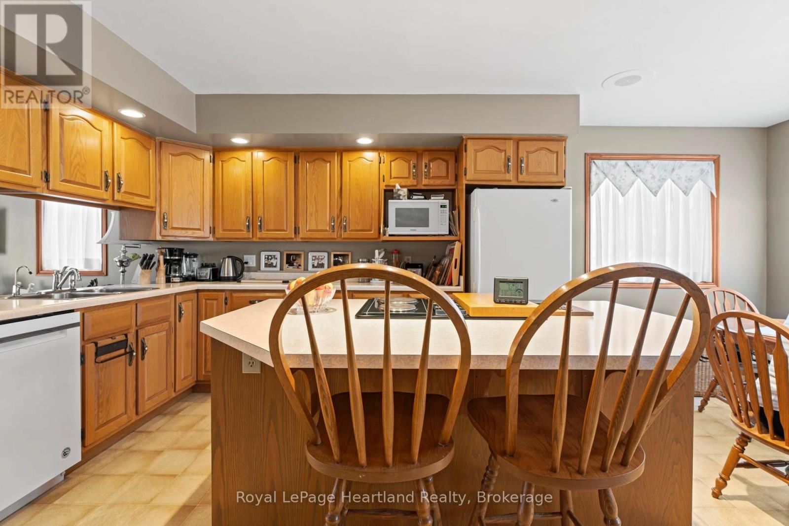 57 Huron Street, Central Huron, Ontario  N0M 1L0 - Photo 6 - X12845806