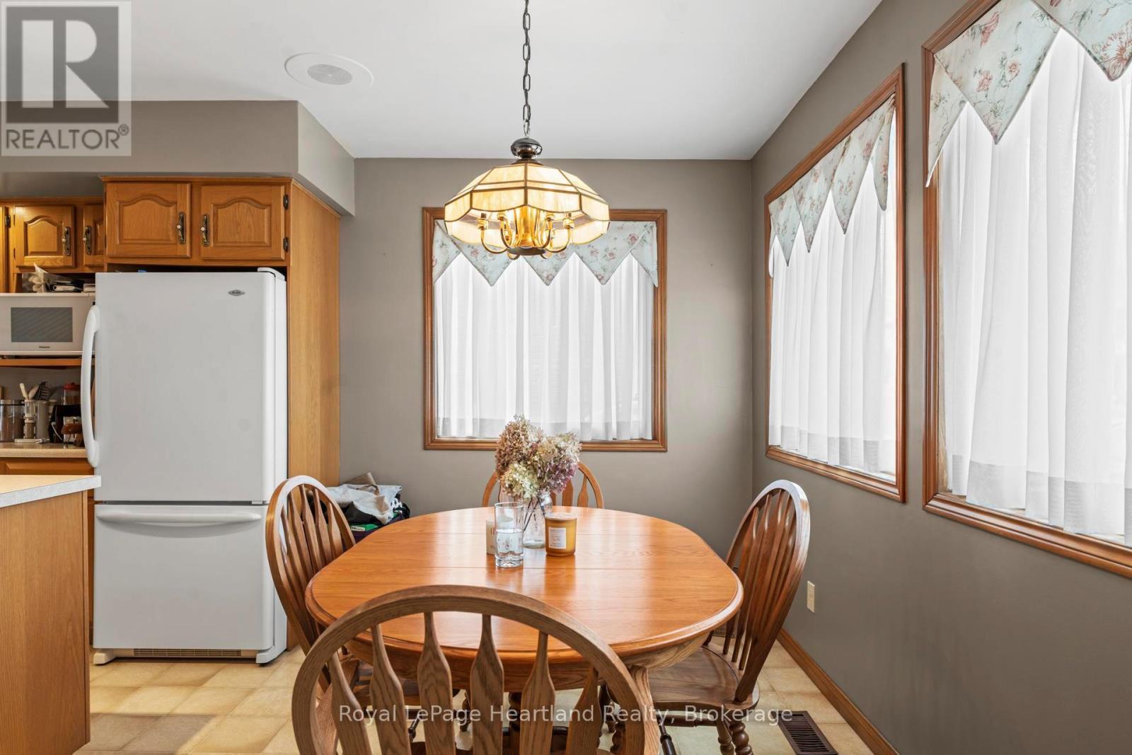 57 Huron Street, Central Huron, Ontario  N0M 1L0 - Photo 8 - X12845806