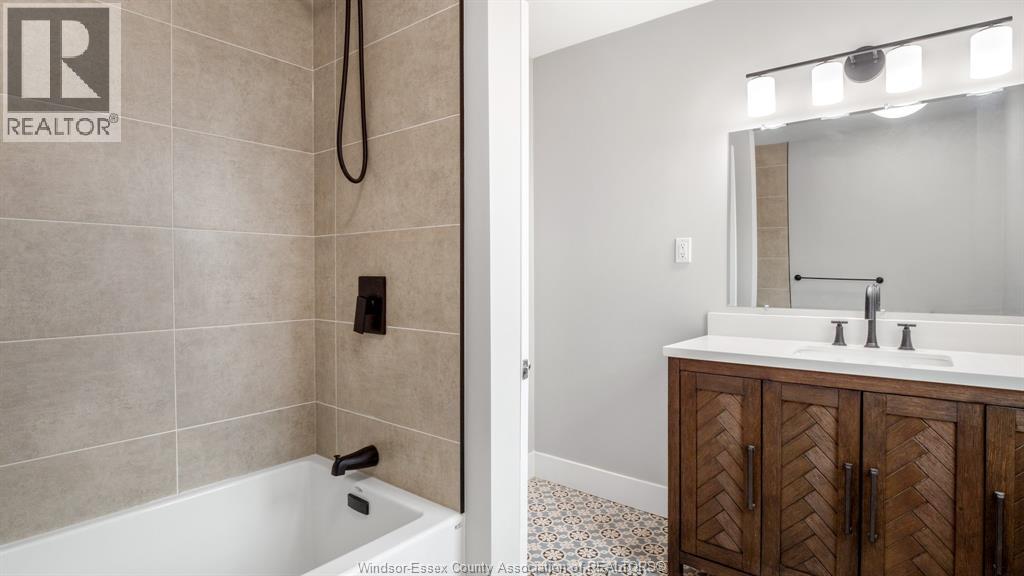 821-823 Villaire, Windsor, Ontario  N9S 2J3 - Photo 14 - 26008651