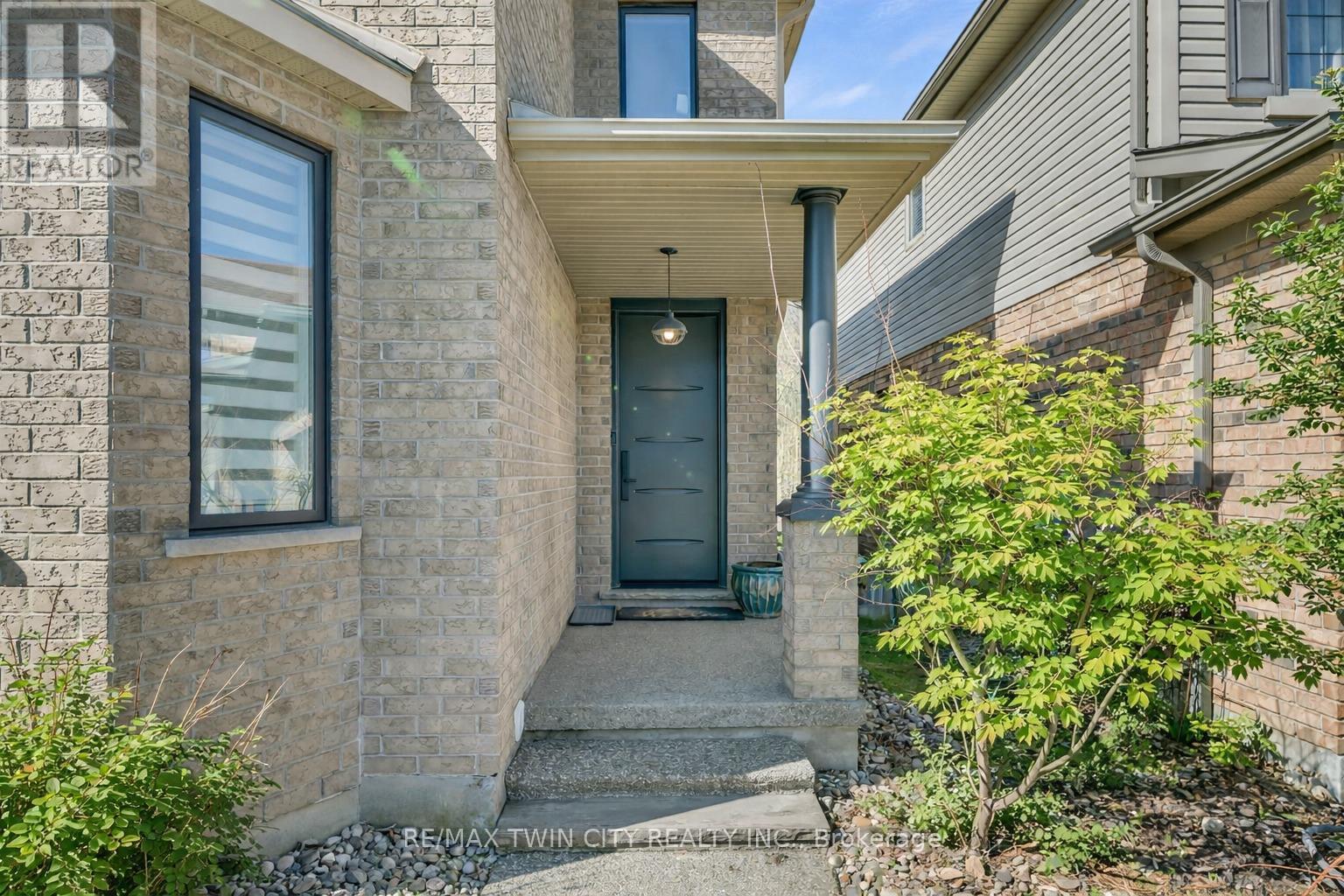 361 Red Osier Road, Waterloo, Ontario  N2V 2V8 - Photo 3 - X13021210