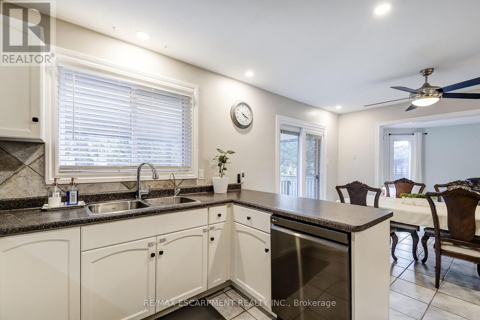 20 Derbyshire Street, Hamilton, Ontario  L9G 4X9 - Photo 20 - X13021230