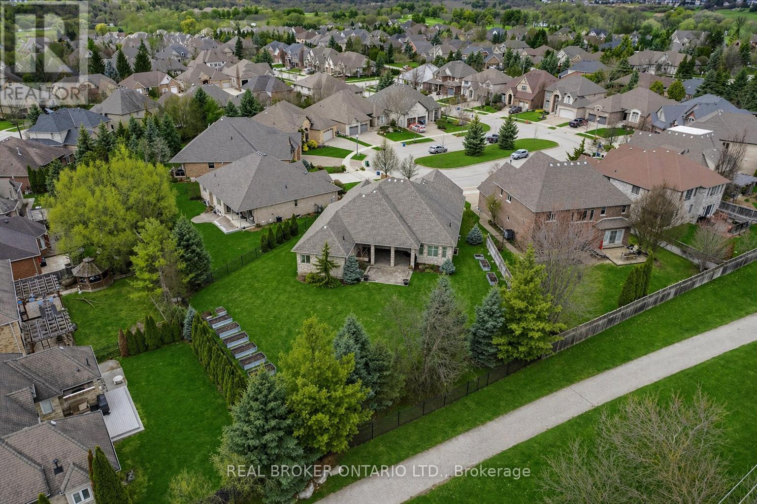 945 Riverstone Court, Kitchener, Ontario  N2P 0A3 - Photo 36 - X13021250