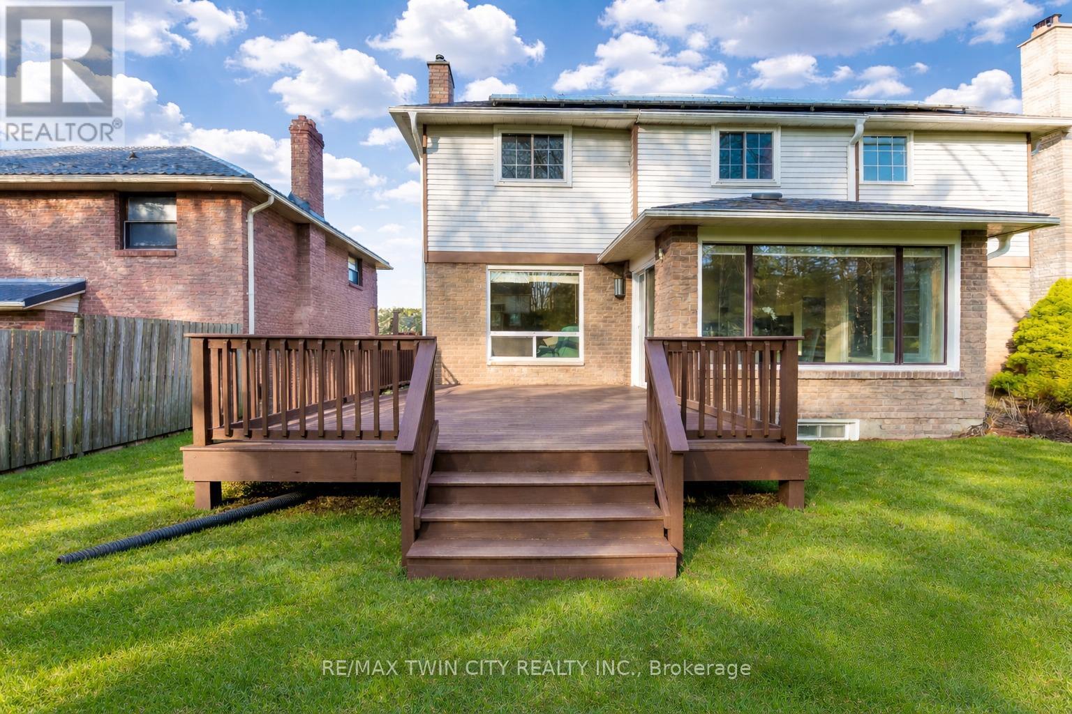 109 Ashberry Place, Waterloo, Ontario  N2T 1G8 - Photo 43 - X13021402