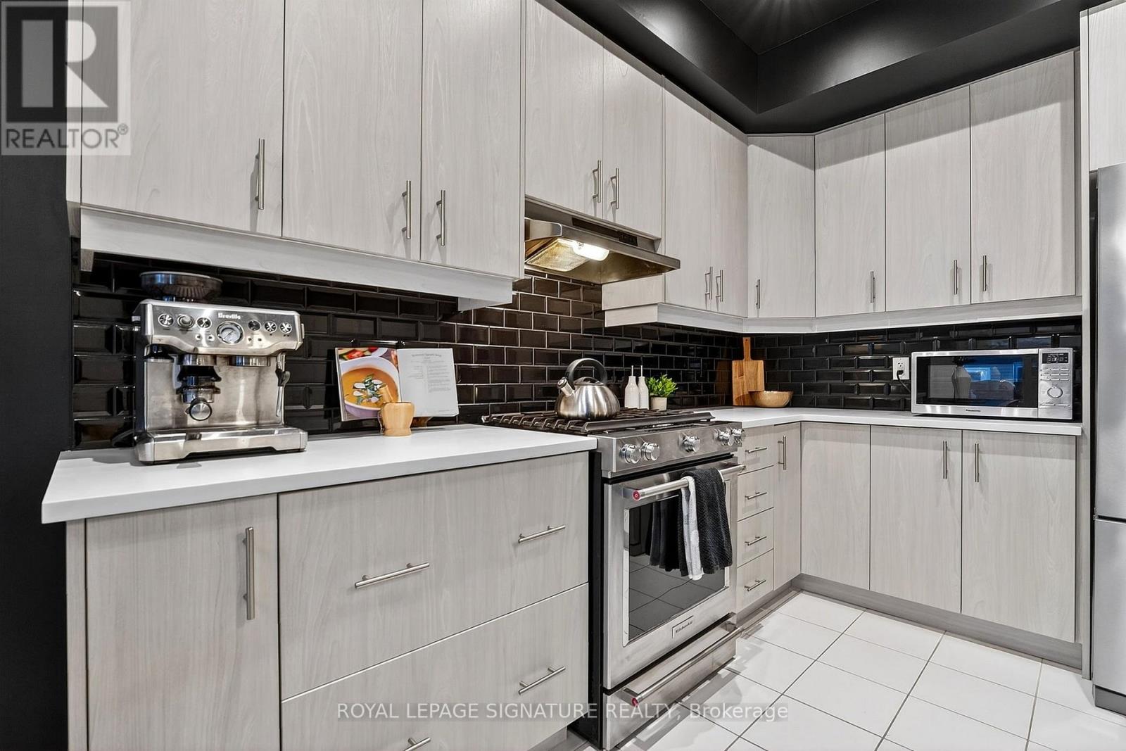 24 Cyclone Way, Fort Erie, Ontario  L0S 1B0 - Photo 11 - X13021458