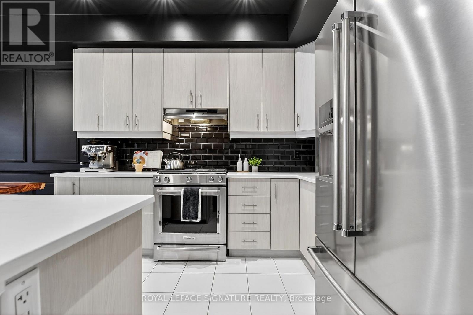 24 Cyclone Way, Fort Erie, Ontario  L0S 1B0 - Photo 14 - X13021458