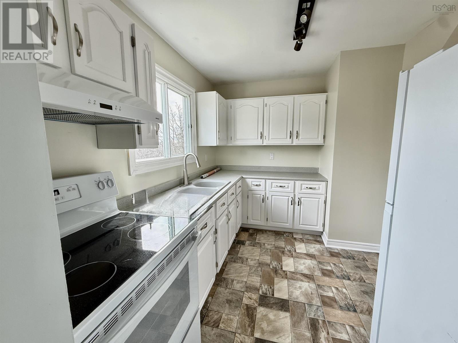 381 Arklow Drive, Cole Harbour, Nova Scotia  B2W 4S1 - Photo 9 - 202608018