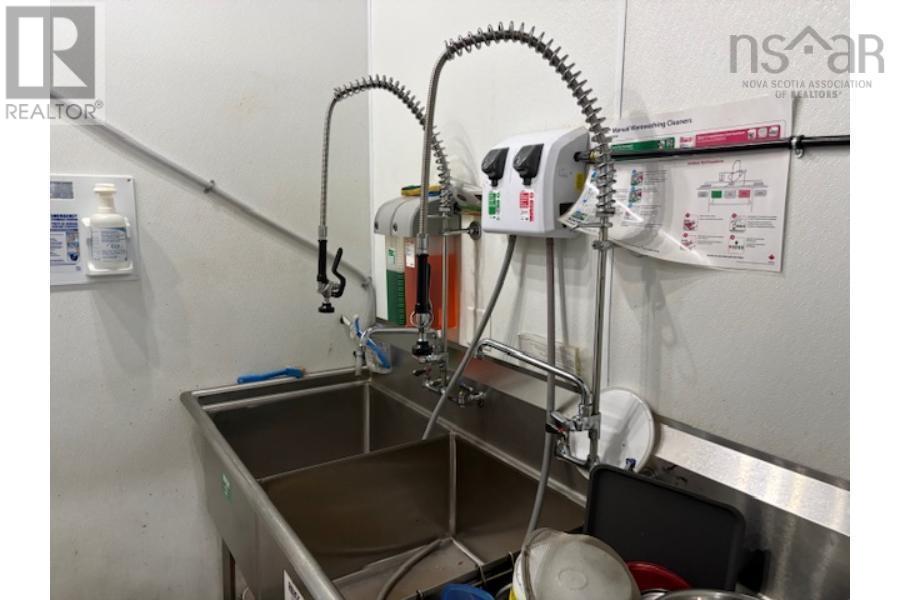 6411 6413 6415 Quinpool Road, Halifax, Nova Scotia  B3L 1A7 - Photo 37 - 202608024