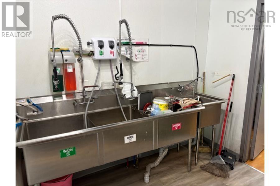 6411 6413 6415 Quinpool Road, Halifax, Nova Scotia  B3L 1A7 - Photo 35 - 202608024