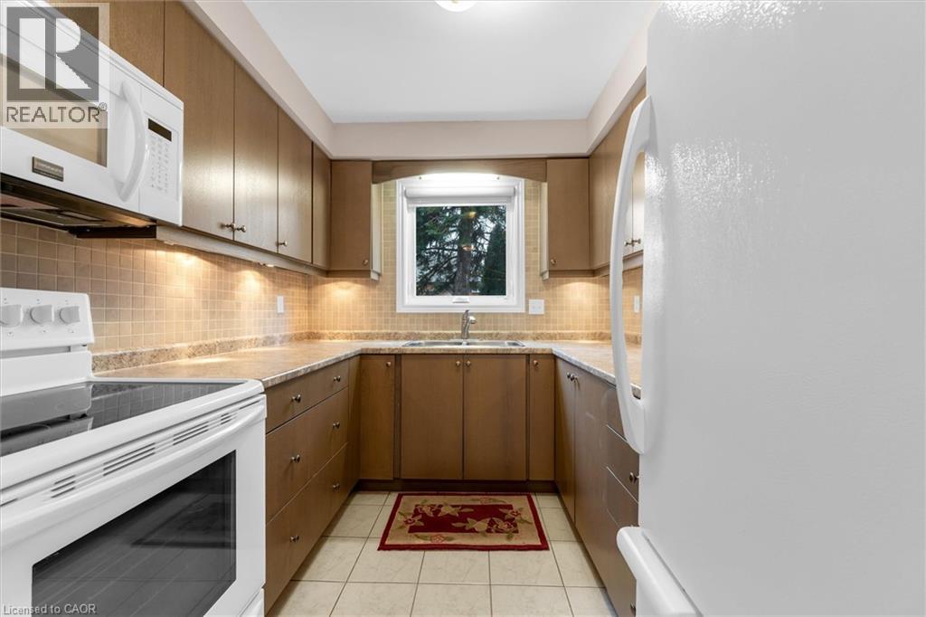 230 Meadowbrook Drive Unit# 1, Ancaster, Ontario  L9G 4V2 - Photo 12 - 40814488