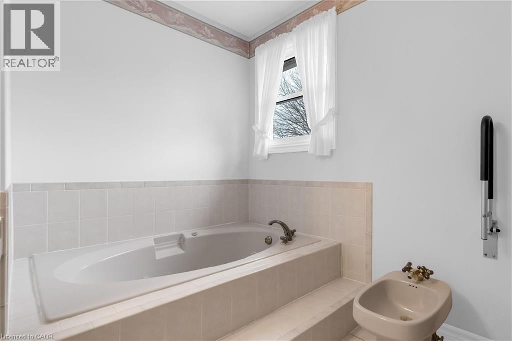 230 Meadowbrook Drive Unit# 1, Ancaster, Ontario  L9G 4V2 - Photo 24 - 40814488