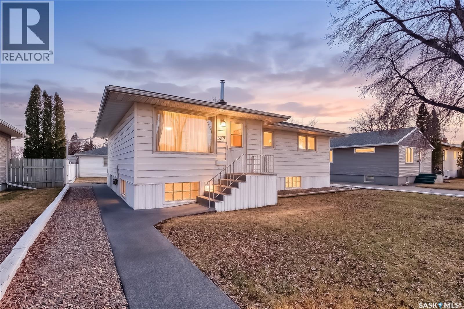 557 Duffield STREET W, Moose Jaw, Saskatchewan