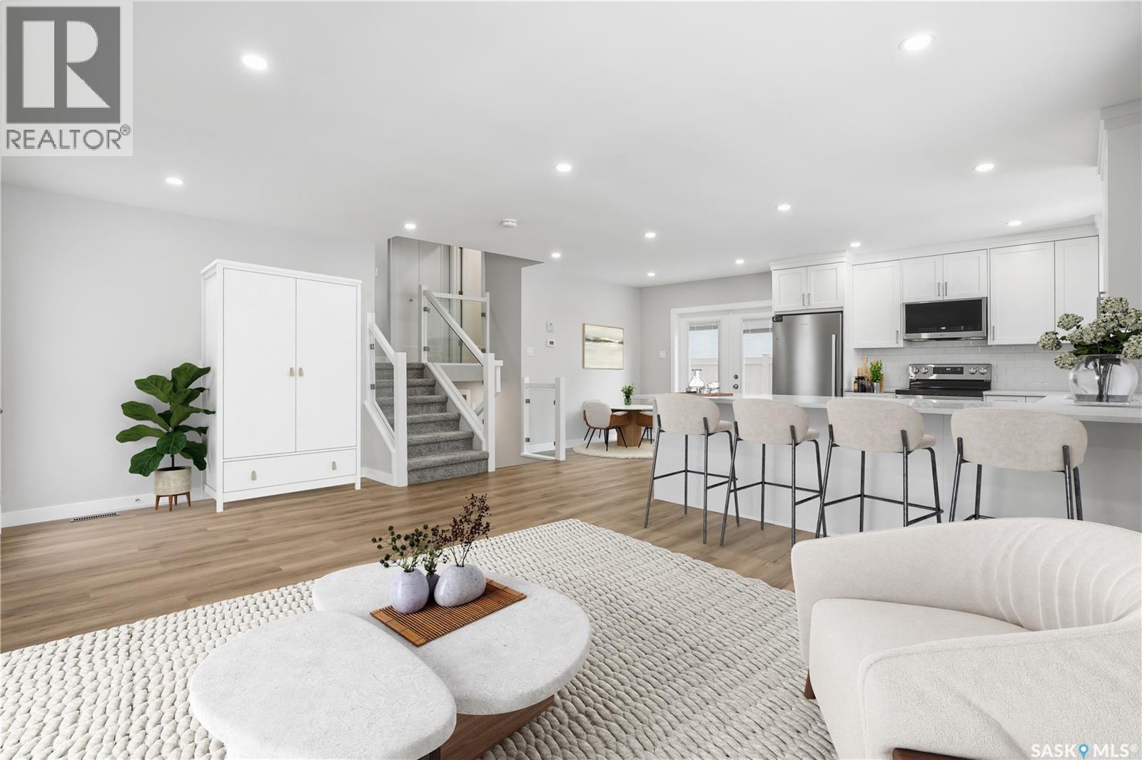 31 Newstead Avenue, Regina, Saskatchewan  S4X 1H1 - Photo 3 - SK033422