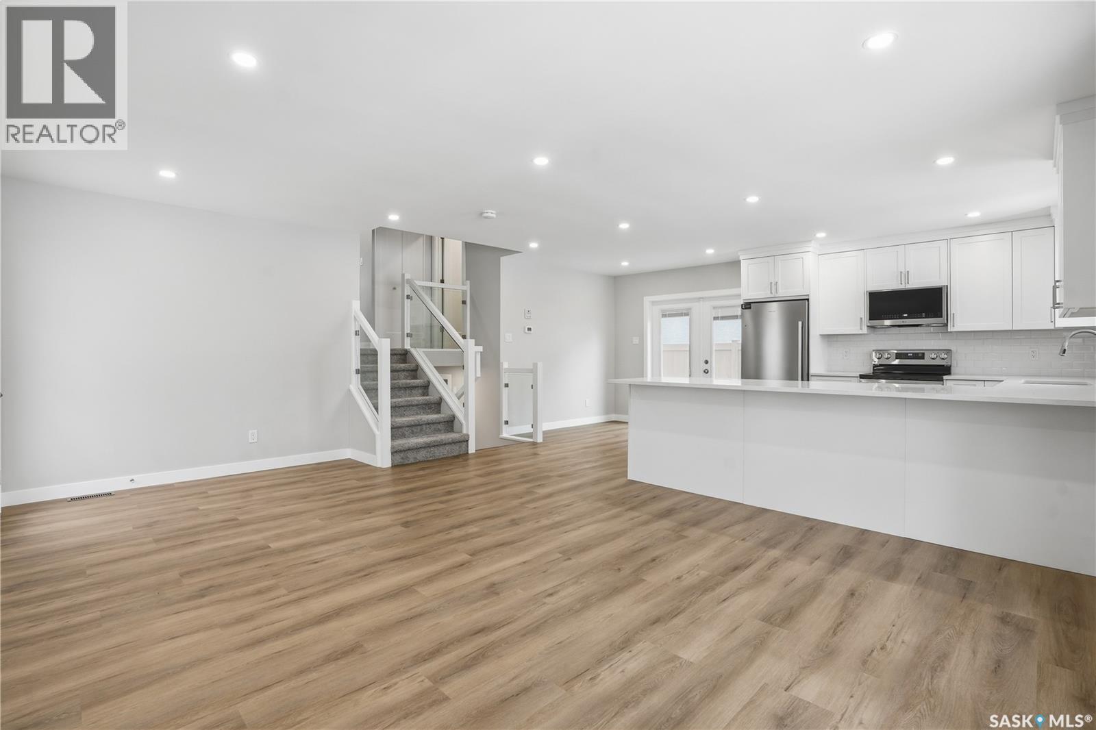 31 Newstead Avenue, Regina, Saskatchewan  S4X 1H1 - Photo 4 - SK033422