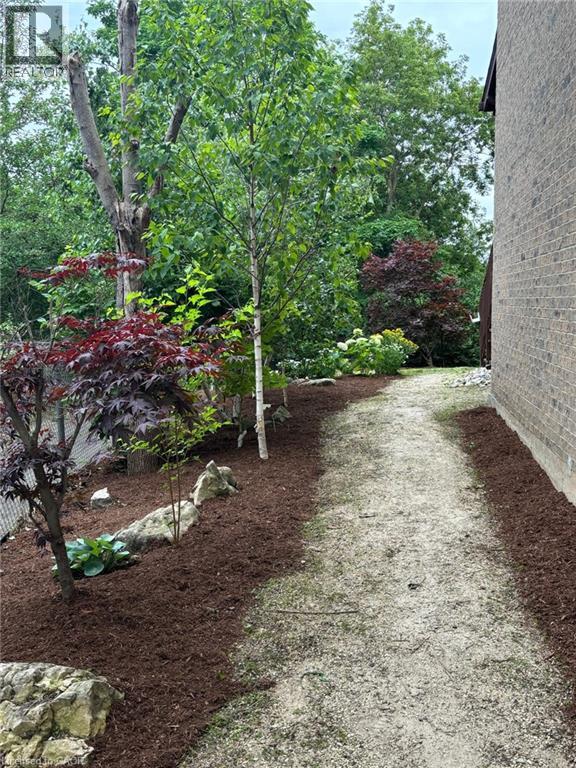 423 Cadbury Court Unit# A, Waterloo, Ontario  N2K 3G7 - Photo 34 - 40820110