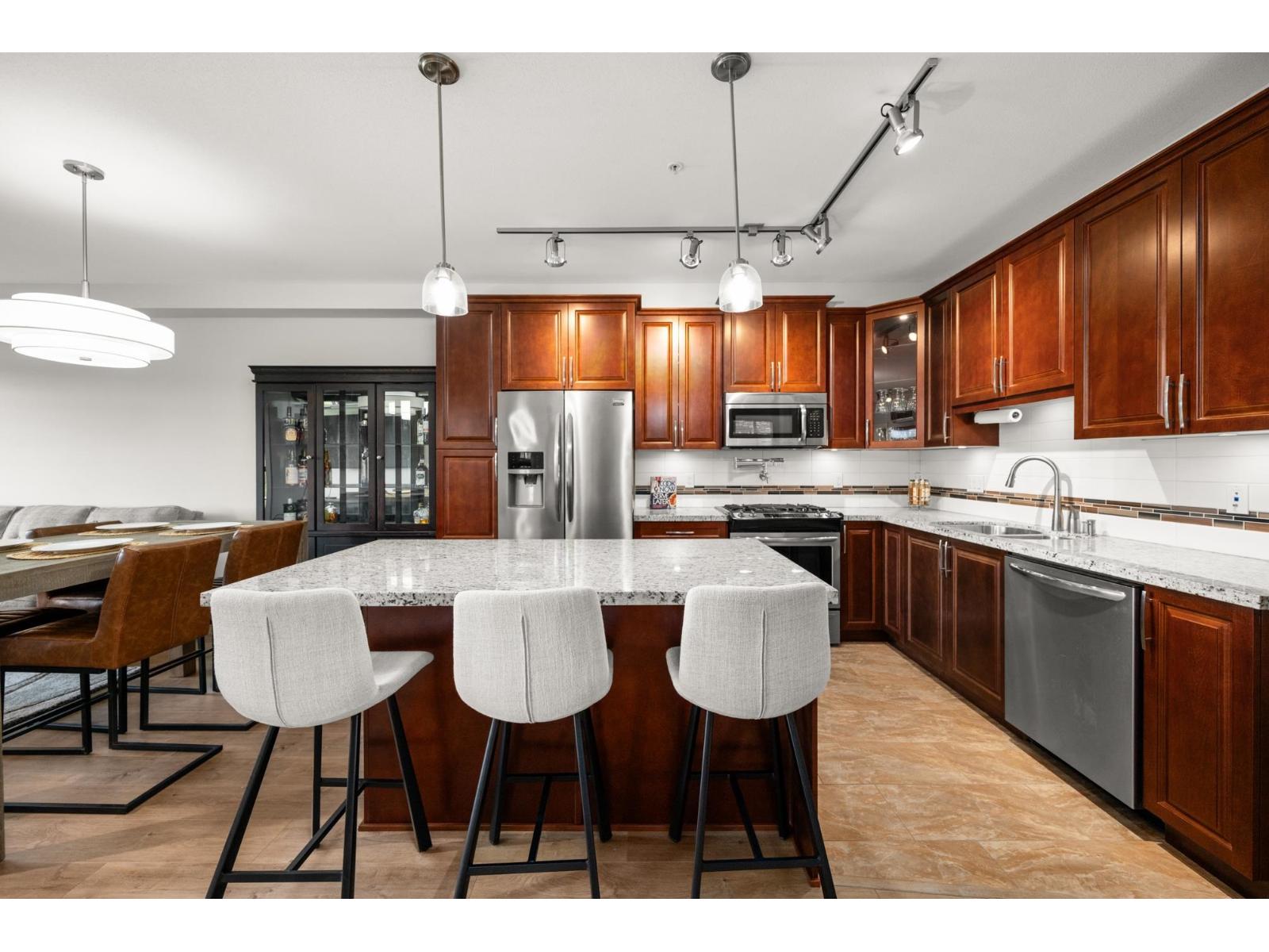 327 8157 207 Street, Langley, British Columbia  V2Y 0V3 - Photo 7 - R3113433