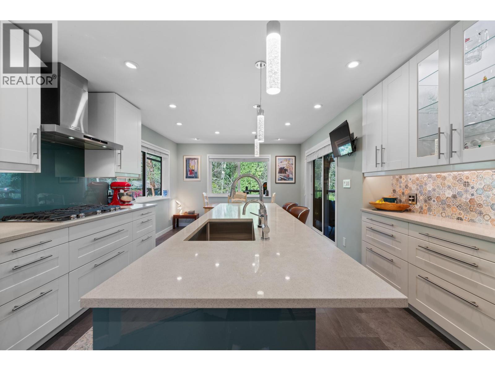 2760 Walpole Crescent, North Vancouver, British Columbia  V7H 2K7 - Photo 4 - R3113297