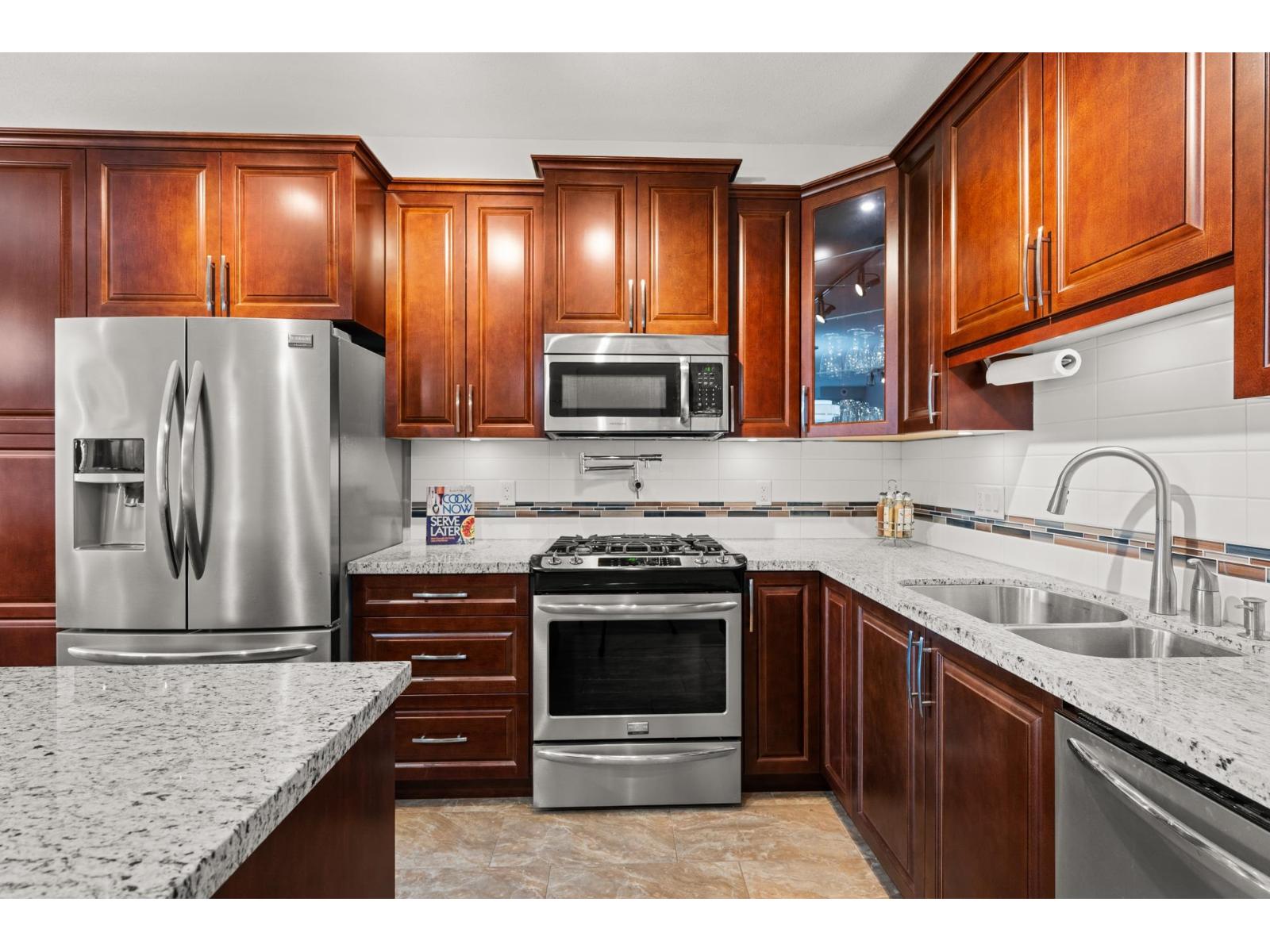 327 8157 207 Street, Langley, British Columbia  V2Y 0V3 - Photo 6 - R3113433