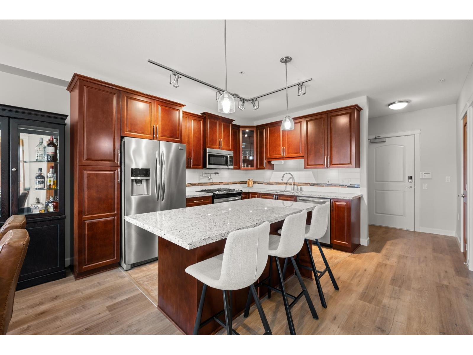 327 8157 207 Street, Langley, British Columbia  V2Y 0V3 - Photo 3 - R3113433