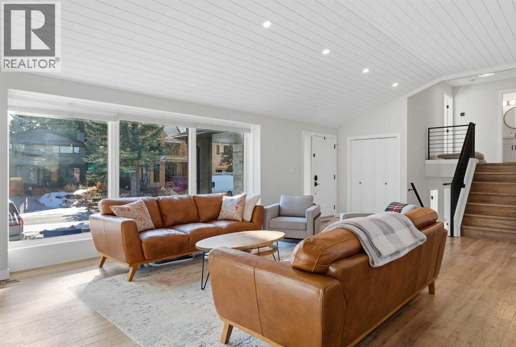 6725 Livingstone Drive SW, Calgary, Alberta  T3E 6J2 - Photo 9 - A2286743