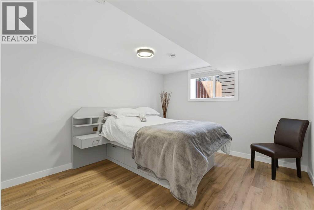 6725 Livingstone Drive SW, Calgary, Alberta  T3E 6J2 - Photo 35 - A2286743