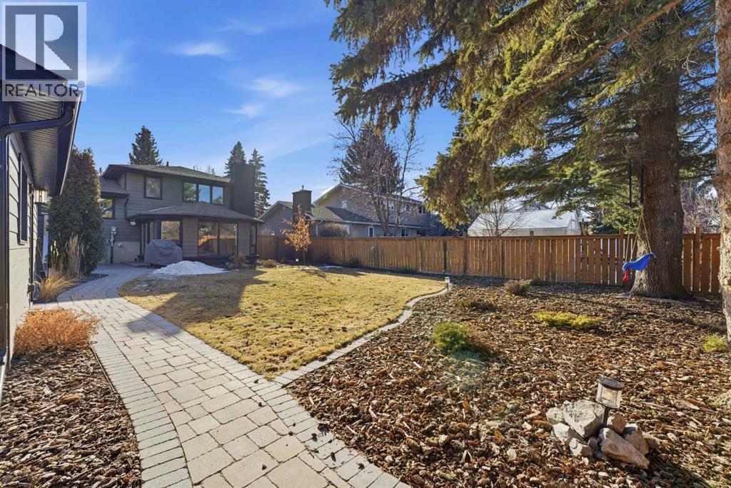 6725 Livingstone Drive SW, Calgary, Alberta  T3E 6J2 - Photo 42 - A2286743