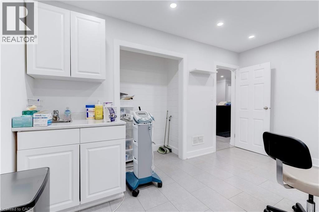 2409 Walker's Line, Burlington, Ontario  L7M 4K1 - Photo 8 - 40822449