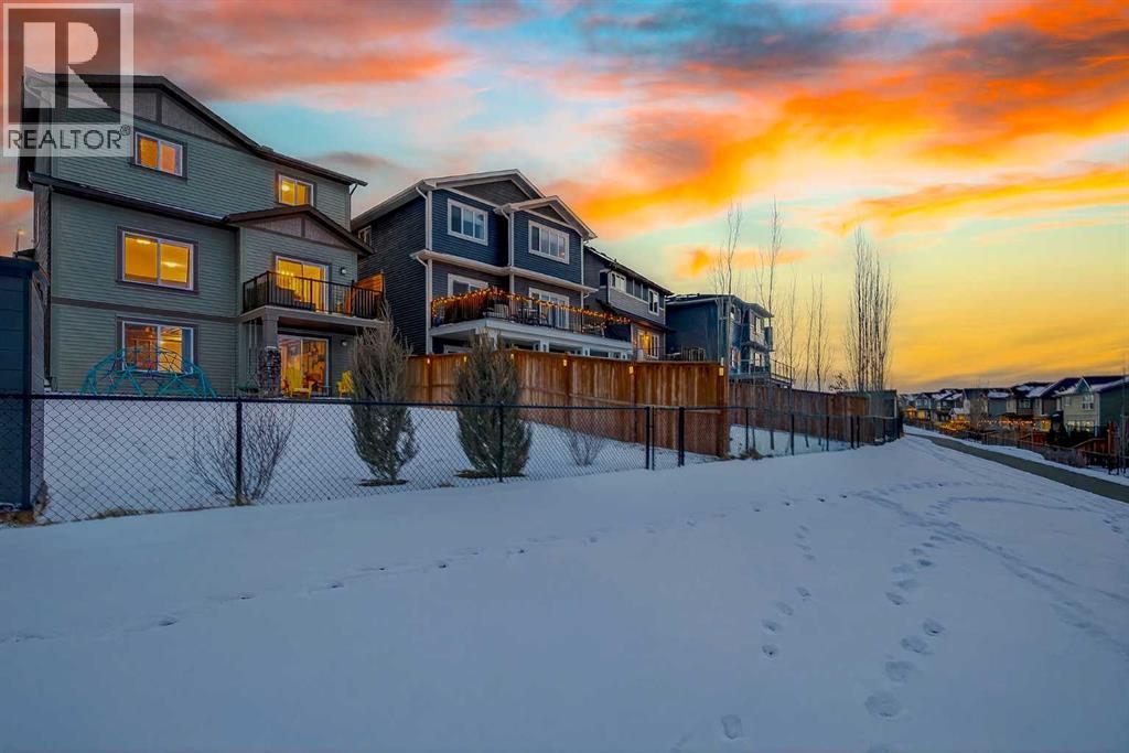 299 Hillcrest Heights SW, Airdrie, Alberta