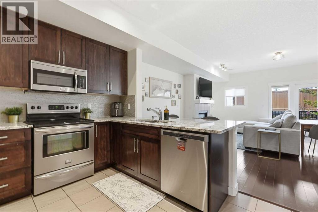 86 Cougar Ridge Landing SW, Calgary, Alberta  T3H 0X8 - Photo 4 - A2300043