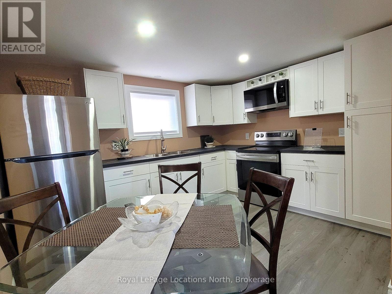 2045 River Road W, Wasaga Beach, Ontario  L9Z 2W1 - Photo 9 - S13010582